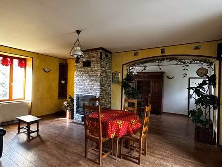 grande maison familiale à cressanges