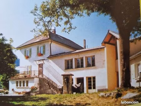 chalet 25 pièces 854 m²