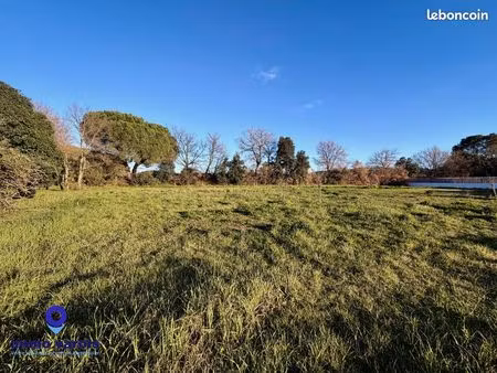 pierrefeu-du-var - terrain constructible au calme