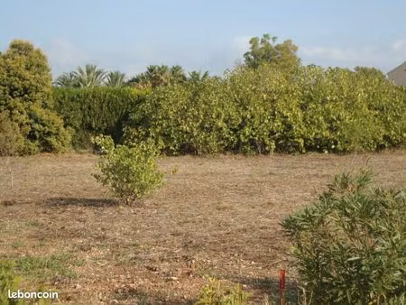 terrain 140 m² cuers