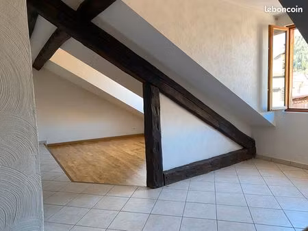 t1 mansardé - 35 m2 au sol - quartier centre ville