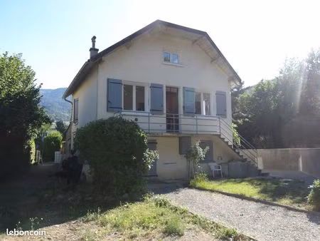 maison 8 pièces 110 m²
