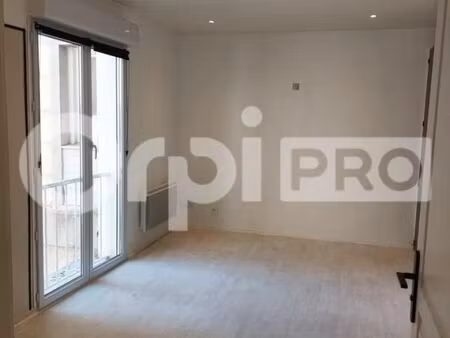 bureau 30 m²