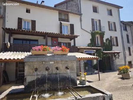 vente murs hôtel restaurant + fonds de commerce + licence iv + appartement privatif