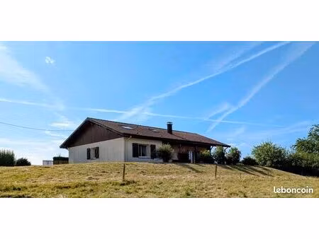 maison familiale très ensoleillée 5 chambres – 1600 m² de terrain – vue et calme - à plomb