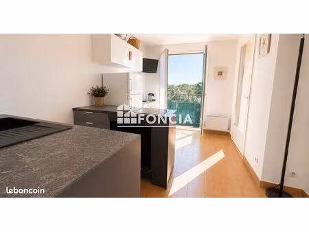 saint-aygulf – à deux pas du centre-ville et des plages  appartement 2 pièces avec aperçu 