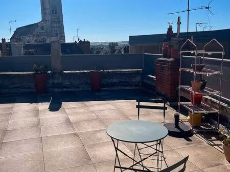 f2 à louer avec terrasse centre ville