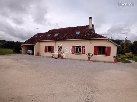 bâtiment 5 pièces 136 m²