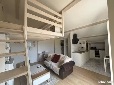 studio meublé avec parking et jardin