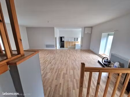 chevannes loft de 115m2/ jardin 80m2/ 690 euros