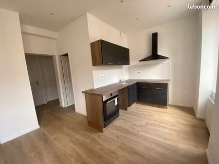 très bel appartement f3 refait à neuf