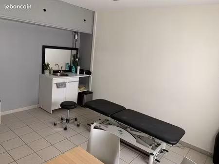 bureau dans cabinet médical