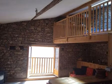 maison en pierre charmante