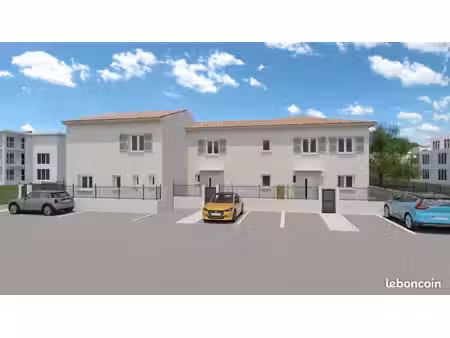 terrain 200 m² la crau