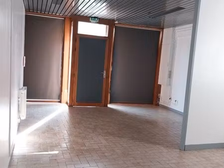 location local commercial