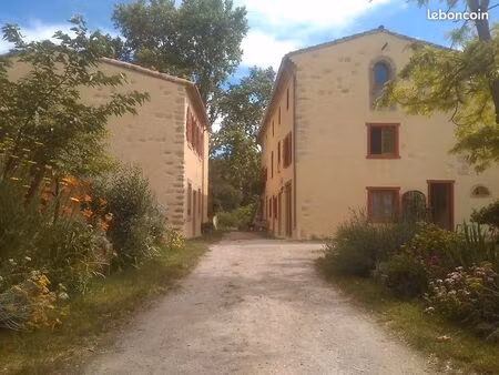 location dans éco-hameau