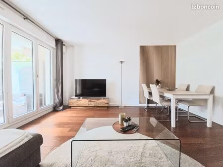 2 pièces 57m² terrasse et parking