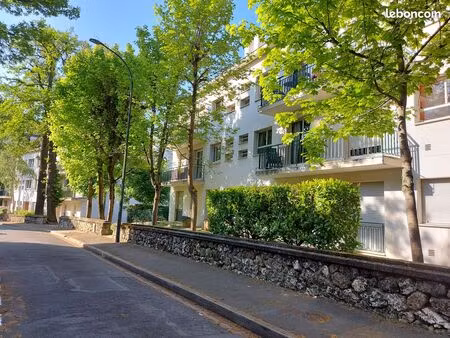 studio 25 m2 avec jardinet a louer 92380 garches