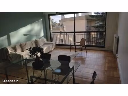 t2 meublé 62 m² — sceaux centre  traversant  vue parc