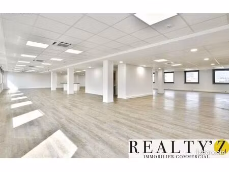bureaux 800 m²