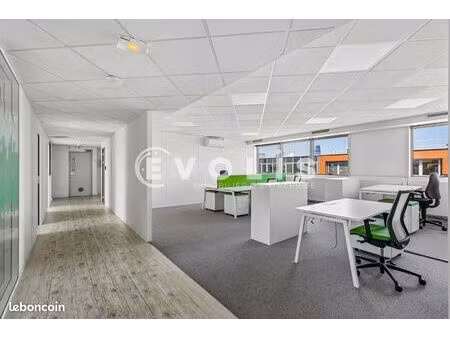 bureaux 242 m²