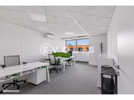 bureaux 553 m²