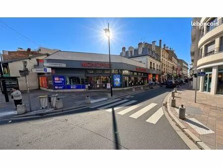 boutique 55 m² nanterre