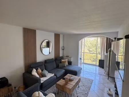 le titre de l’annonce : ⭐ t3 de 93 m² entièrement rénové – terrasse – parking – cave – asc