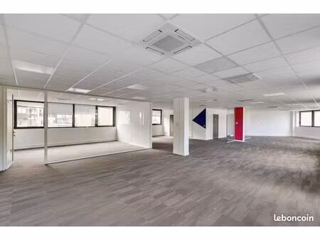 bureau 258 m²