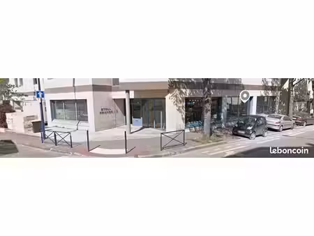 boutique 500 m² clamart