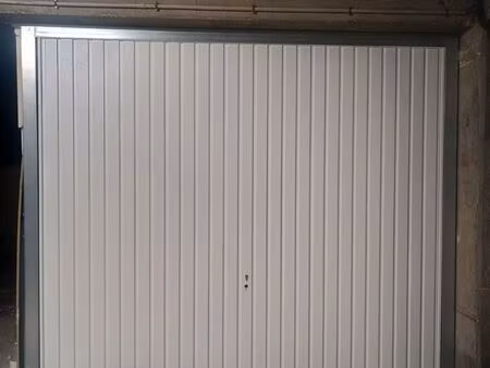 rare – box fermé 12 m² – proximité stade de france