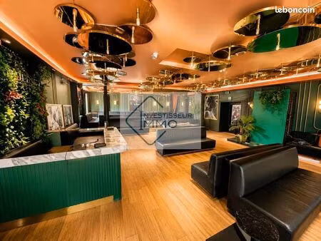local commercial 992 m²