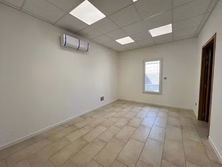 location locaux professionnels 14 m² à penta-di-casinca (20213)  nan €