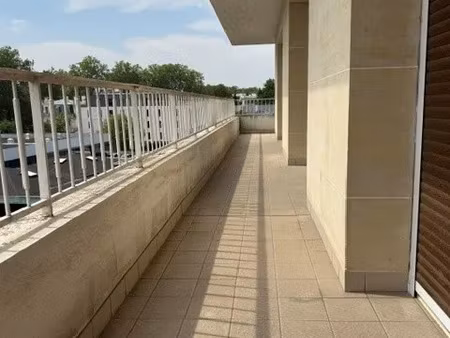 f3