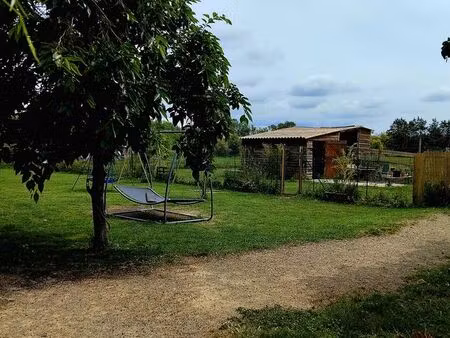 2 maisons et 1hectare 800 + grand abris chevaux ou autre