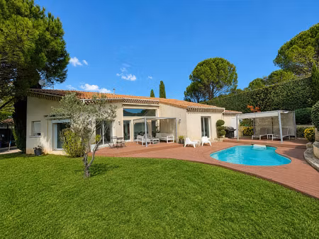 grignan - maison d'architecte avec piscine et vue dégagée su