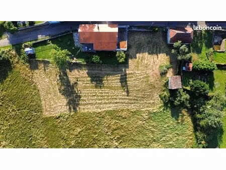 terrain à bâtir de 1650 m² à foissac