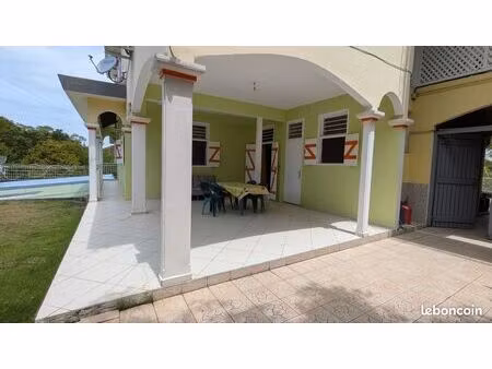 bas de villa t3 meublé avec terrasse et jardin – sainte-anne