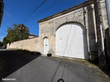 bureaux 2500 m² la couronne