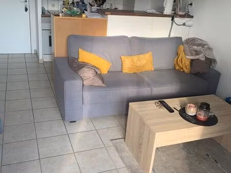 vends t2 lumineux au calme secteur carbonat