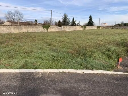 terrain à bâtir de 442 m2 au prix de 56000 à cognac (16)