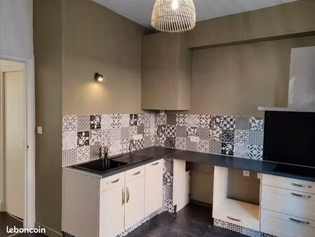 appartement t2 60m2  proche centre ville et lycée