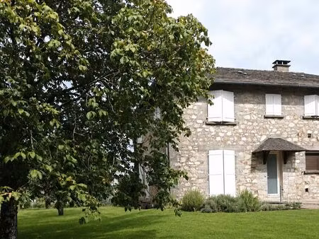 location appartement t3 duplex meublé 95m2 avec terrasse - la maurinie 12390 rignac