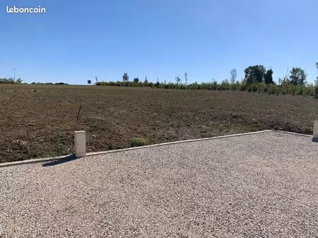 terrain à bâtir de 425 m2 au prix de 15300 à loulay (17)
