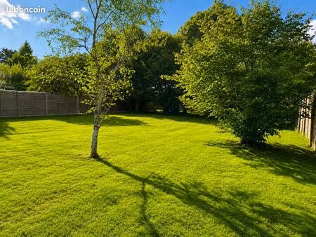 terrain 840 m² l eguille