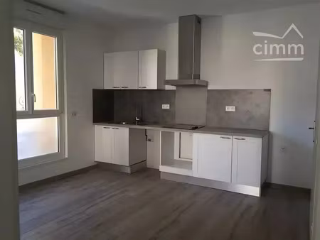 location appartement 3 pièces 70 m² à peyrolles-en-provence (13860)