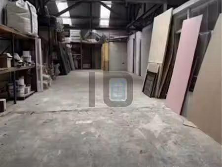 local 300 m² aubervilliers