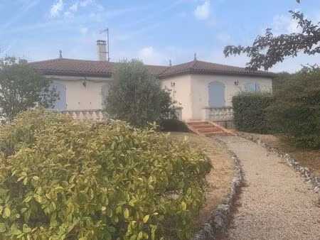 grande maison sur sous-sol complet