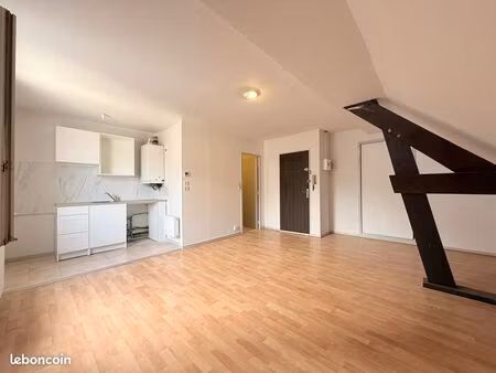 studio 1 pièce 27 m²