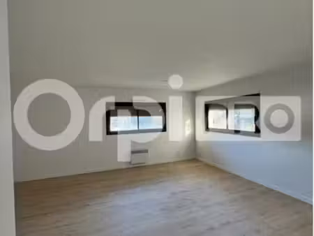 location bureaux angresse 40150 39m²
